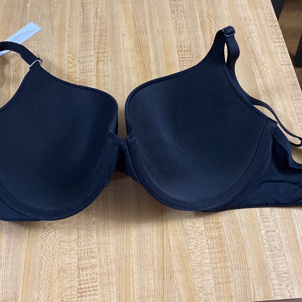 New with tags Victora’s Secret T-Shirt Bra original price 39.95 1 bra left - Picture 2 of 7